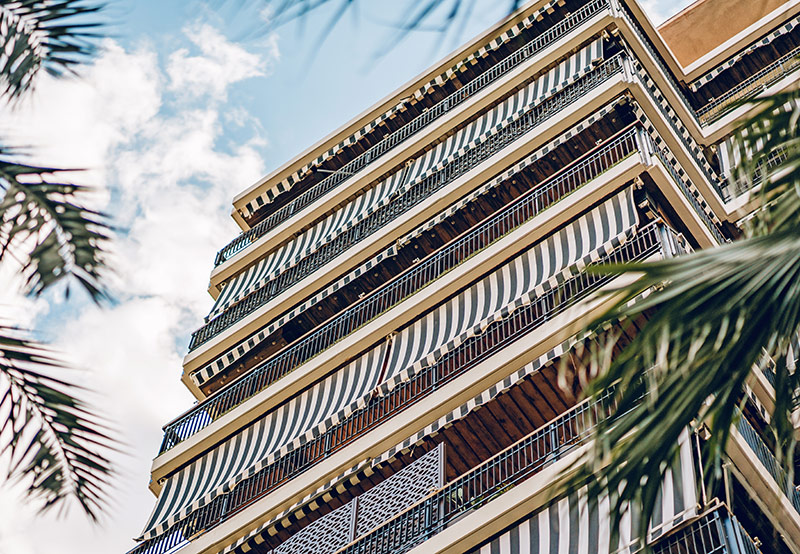 Toldos verticais para varandas, terraços e esplanadas na Ericeira